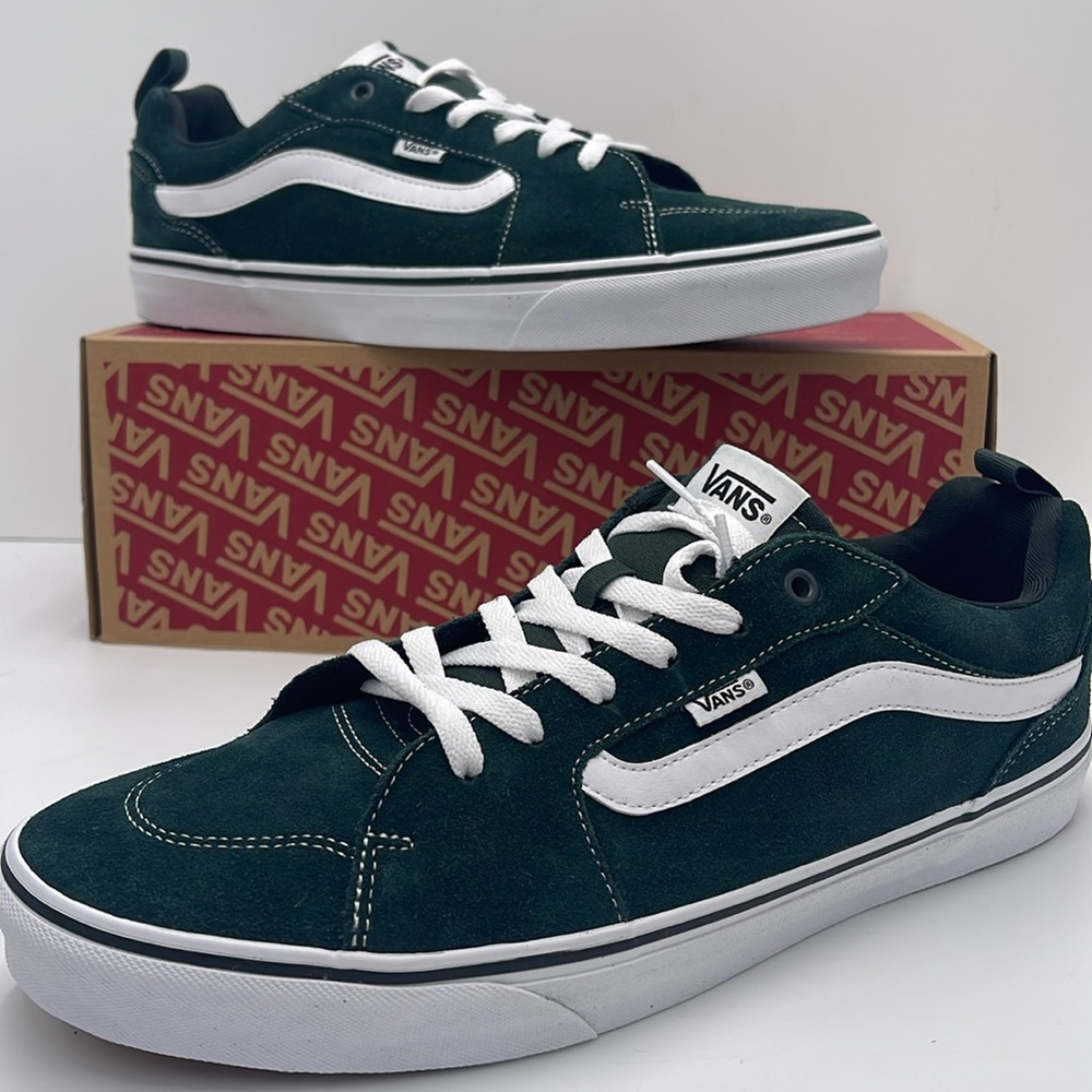 Vans Men’s Filmore Suede Scarab/White
VN000CSUDDF
Sneakerss - Picture 15 of 16